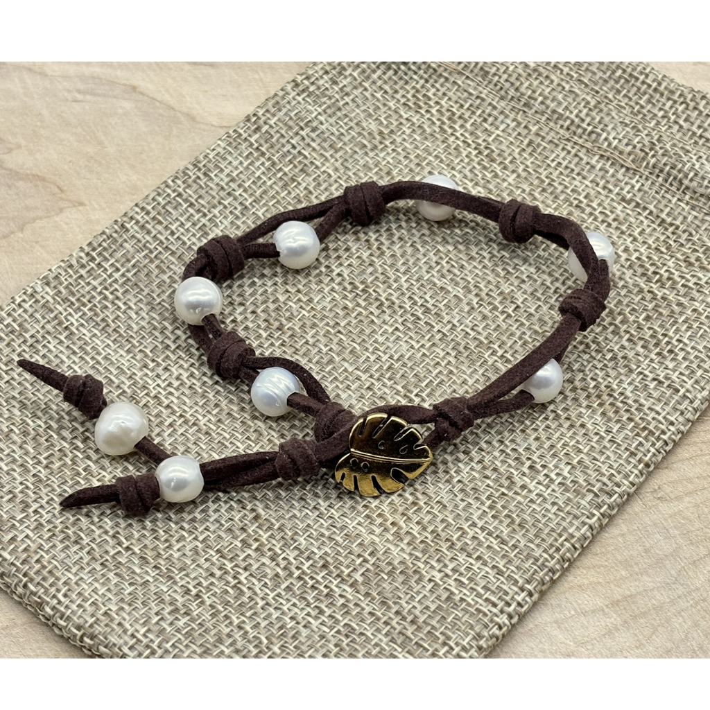 Pearls & Suede Bracelet - Monstera Leaf